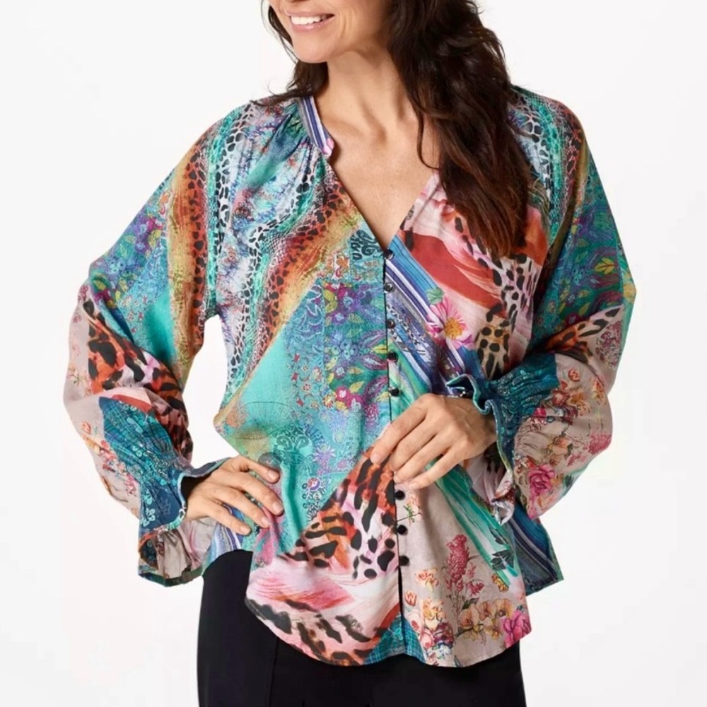 Tolani Collection Multicolor Mixed Print
Ruffle Cuff Blouse Size Small